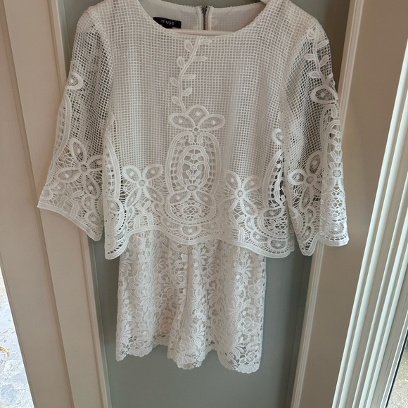 Muse White Lace Romper - Picture 3 of 4